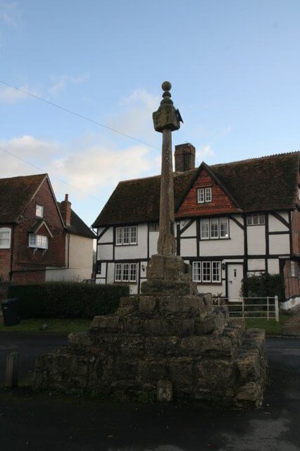 Sundial at East Hagbourne, Berkshire Border Sundials