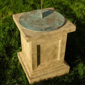 MAIN-IMAGE-Weathered-Tudor-17-inch-plinth-with-Bronze-horizontal-sundial-scaled-300x300 Plinths