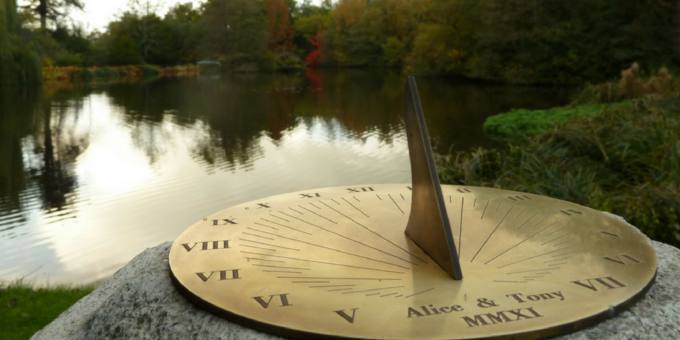 Quitsato Sundial  - El Reloj Solar Quitsato Border Sundials