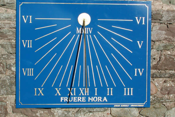 A-blue-enamel-sundial-600x400 Vertical