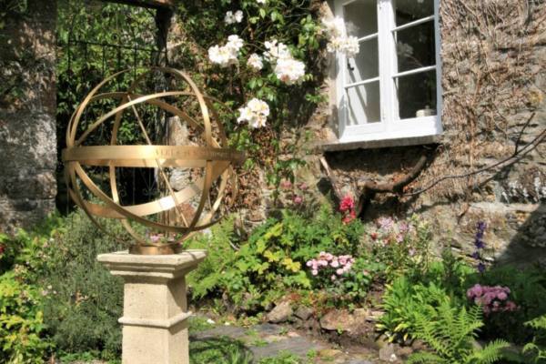 Brass-armillary-50cm-on-a-Fingest-plinth-scaled-600x400 Brass