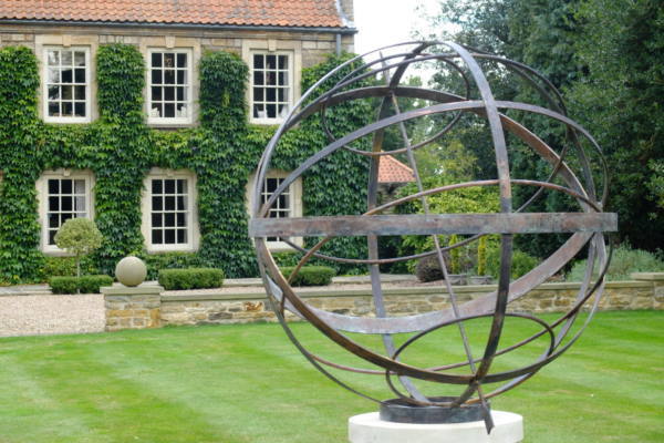 Bronze-Armillary-set-in-the-middle-of-the-lawn-scaled-600x400 Bronze
